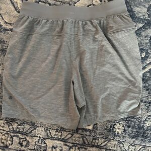 Men’s Lululemon T.H.E. Shorts Large 7 Liner less Lot Of 3 EUC